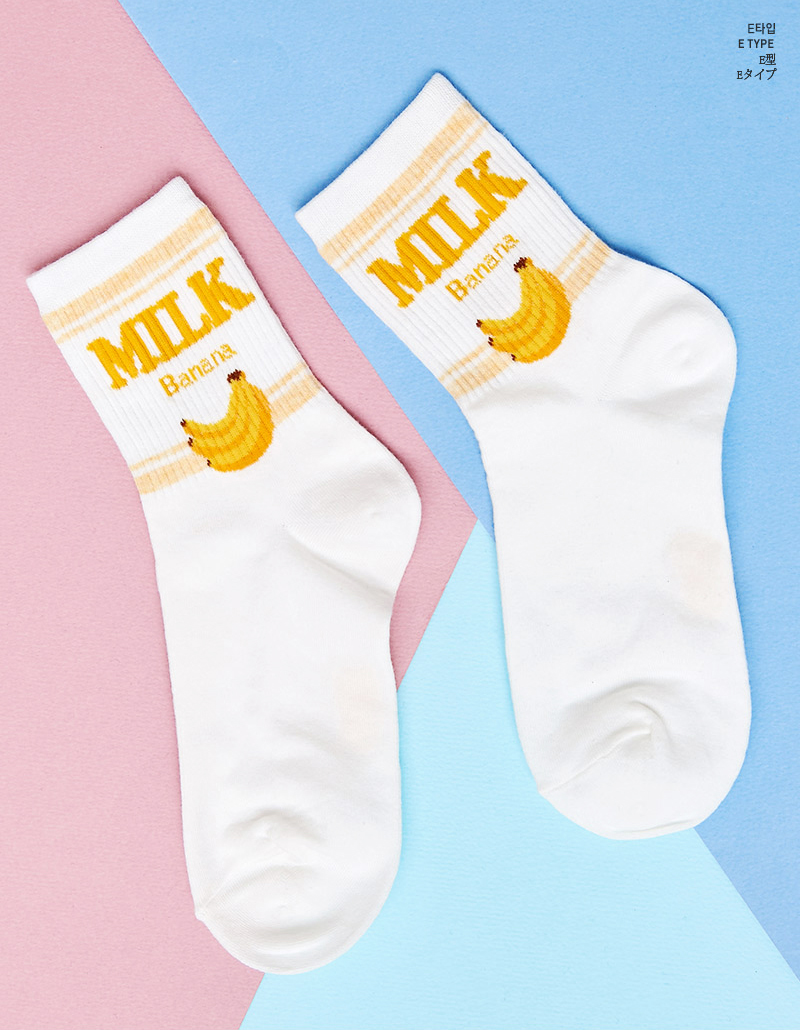 chuu 草莓牛奶袜子 (韩国女装)(现货)